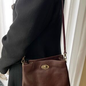 Vintage Marta Ponti genuine leather crossbody/shoulder bag made in Portugal.